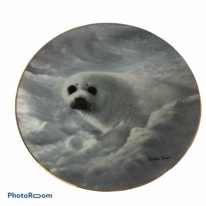 Seal Art Plate with Gold Accent